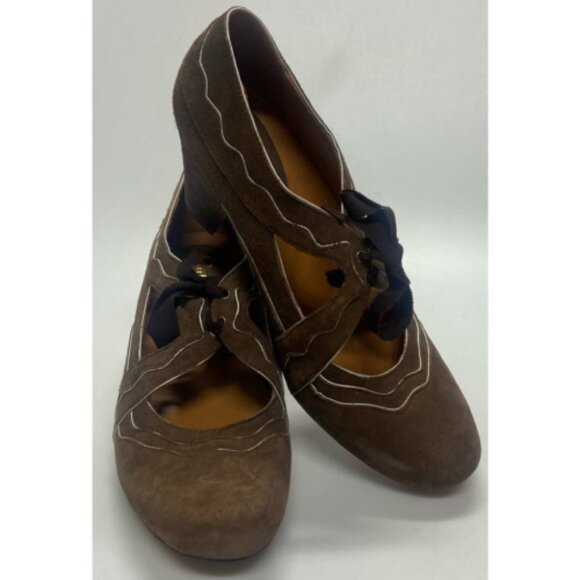 NIB Earthies Women's Shoe Size 8.5 Dark Taupe Kid Suede Sarenza Style Cuban Heel - Picture 3 of 3